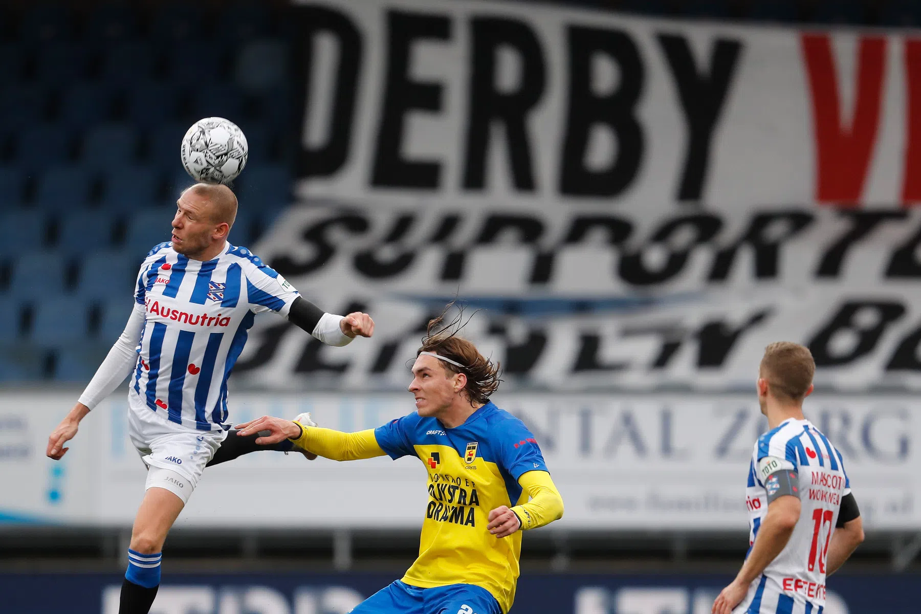 Heerenveen distantieert zich van 'volkomen idioot gedrag' fans in Leeuwarden