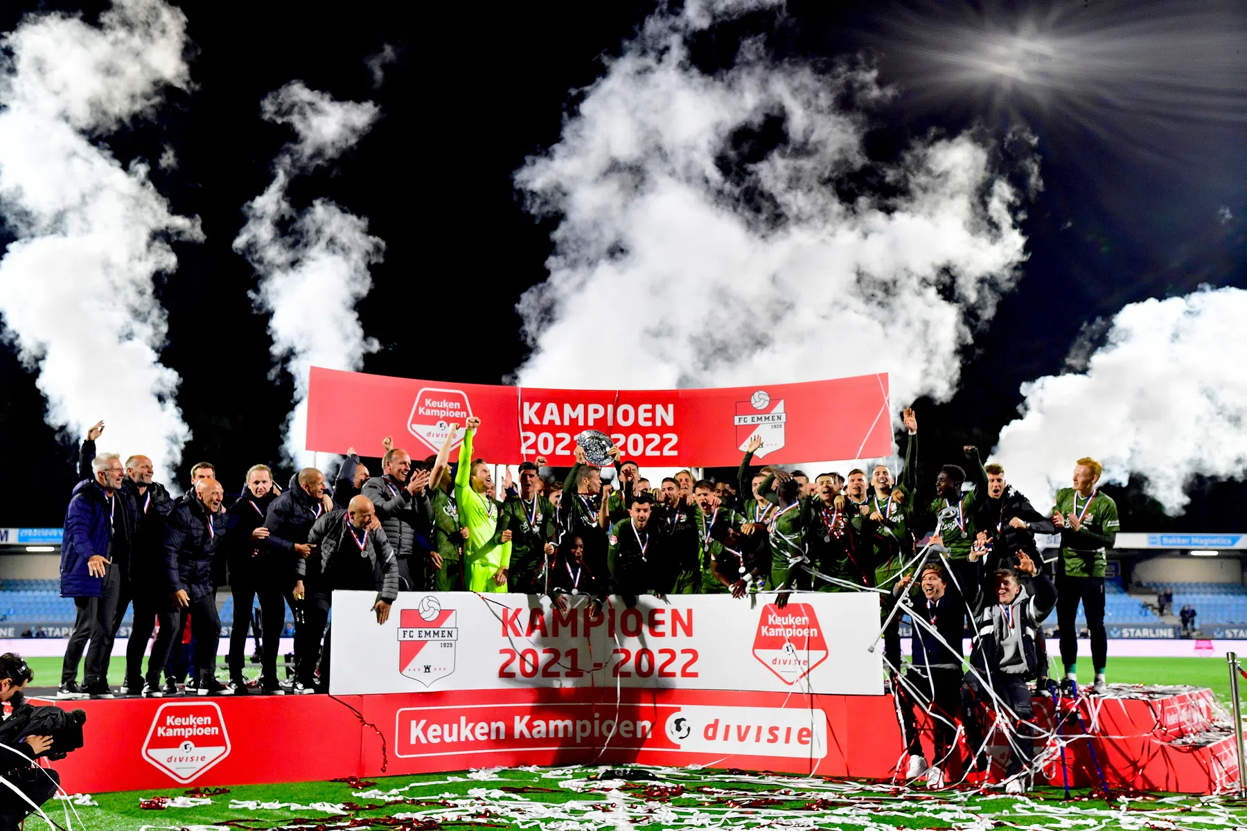 Verliezend FC Emmen nu ook kampioen, Almere en De Graafschap knoeien