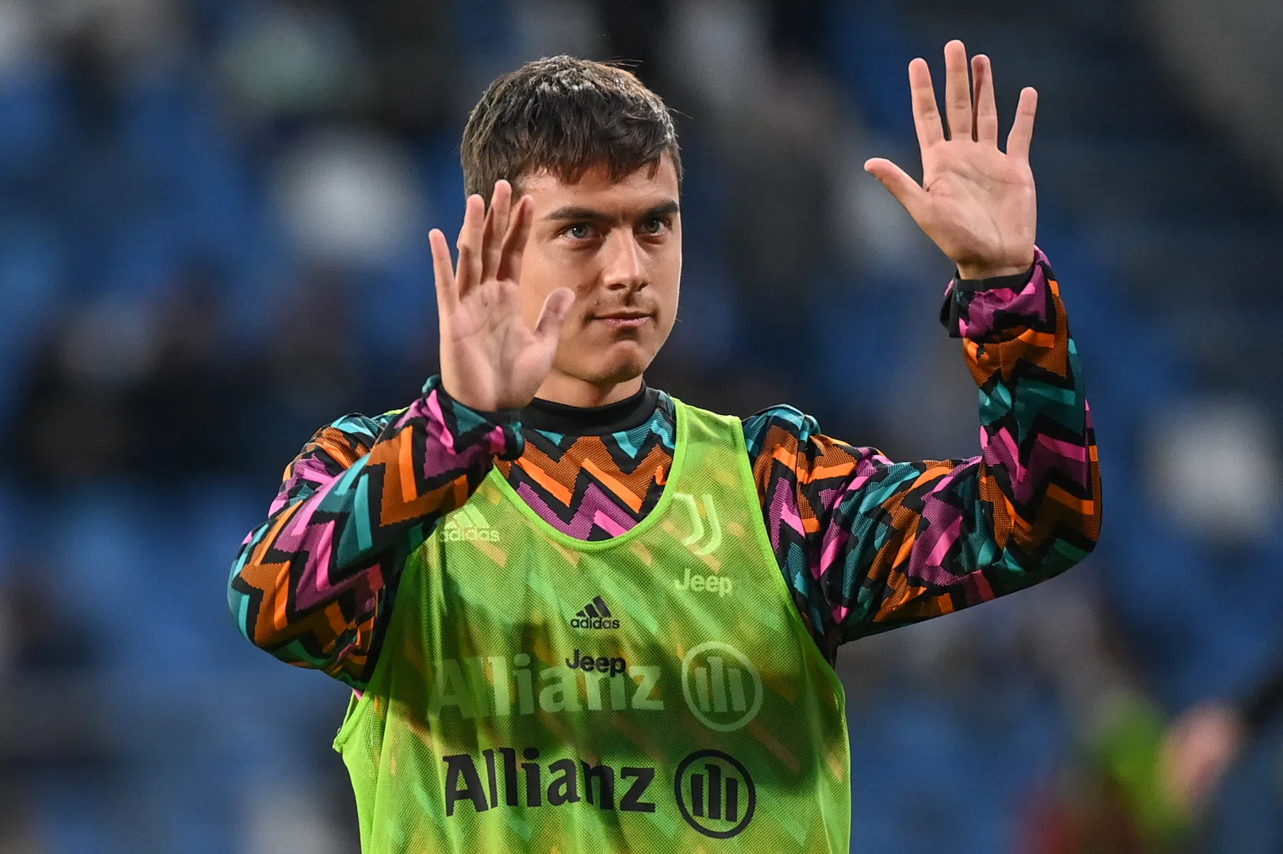 Waarom Juventus sterspeler Dybala transfervrij de deur uit laat wandelen