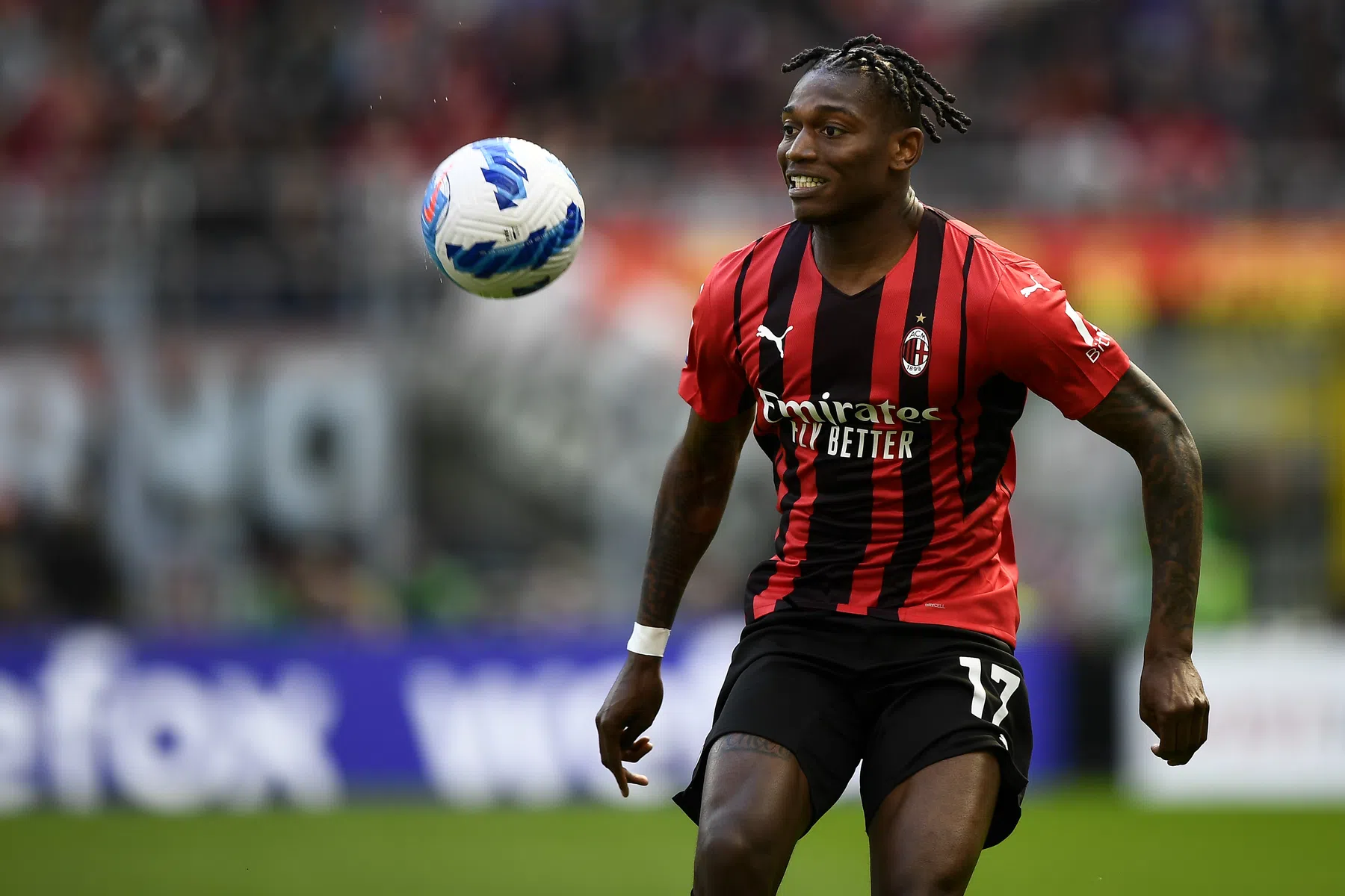 Milan worstelt zich langs Fiorentina en kijkt in zetel naar Inter