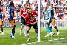 Thumbnail for article: PSV zet in doelpuntrijk duel met Willem II weer stap richting Ajax