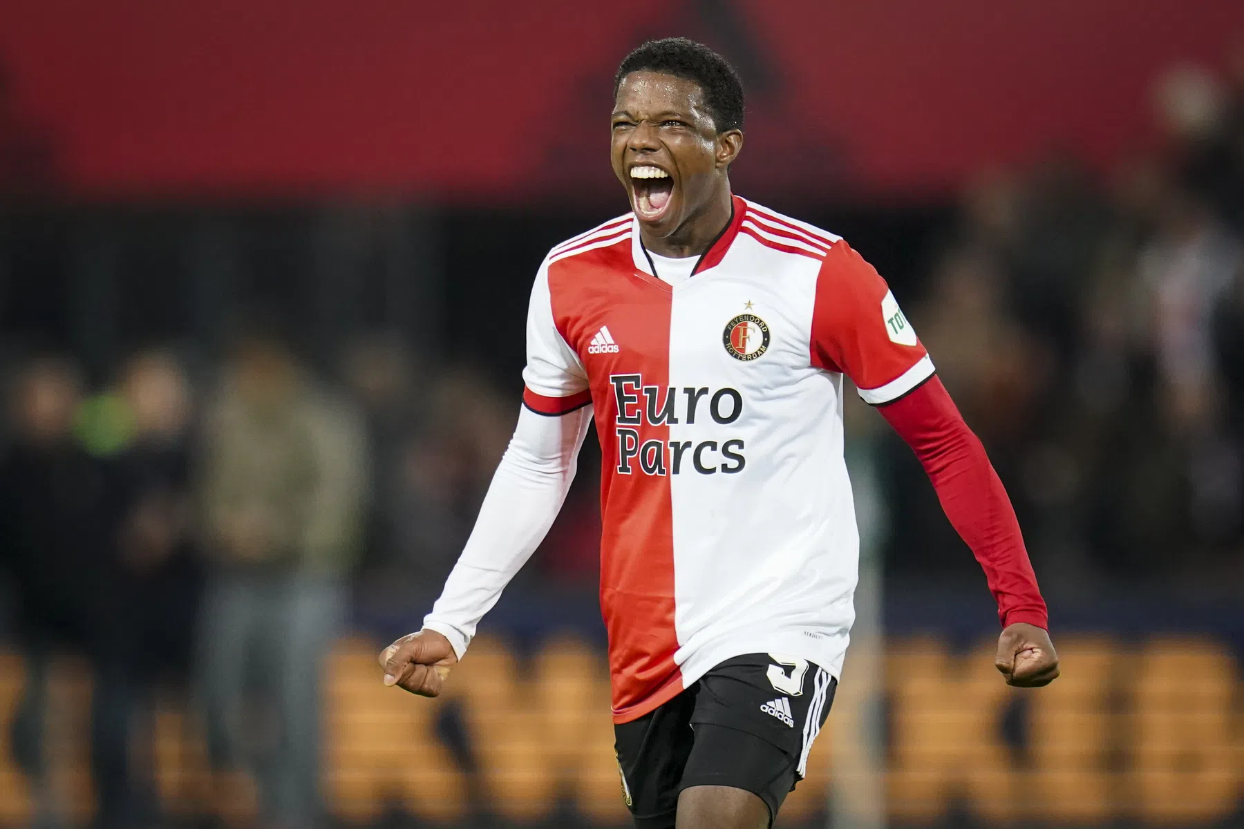 Tyrell Malacia en het geheim van de perfecte tackle