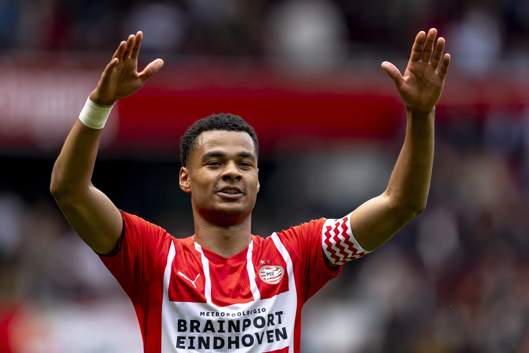 Onderzoek wijst spectaculaire transferwaardes Antony en Gakpo uit