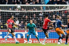 Thumbnail for article: PSV op het tandvlees naar De Kuip