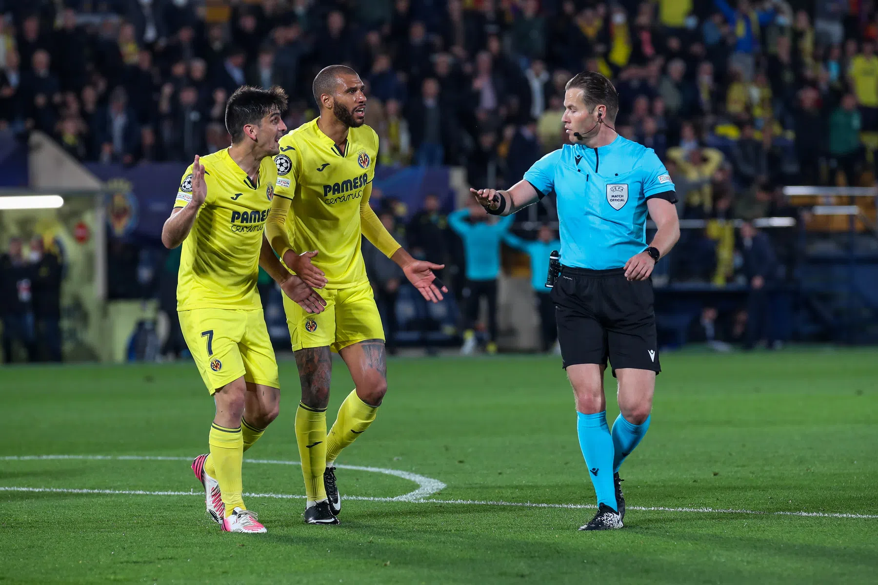 Villarreal haalt uit naar 'schandalige' Makkelie: 'De arbitrage was heel slecht'