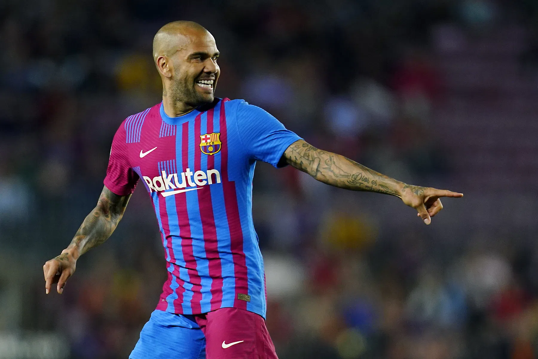 Dani Alves hoopt op contract en gelooft volop in nieuwe bloeiperiode Barça