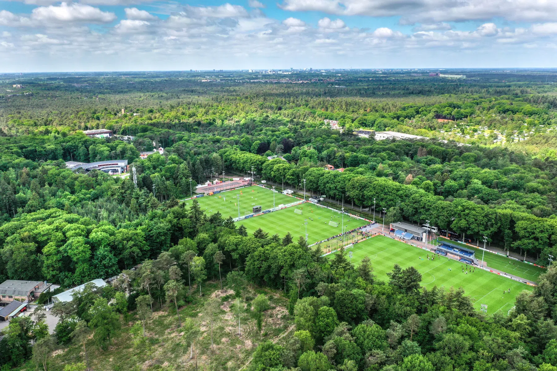 KNVB worstelt met strategische keuzes na vertrek voetbalkader
