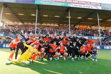Thumbnail for article: Promovendus bereidt zich voor op de Eredivisie: groeistuipen in Volendam