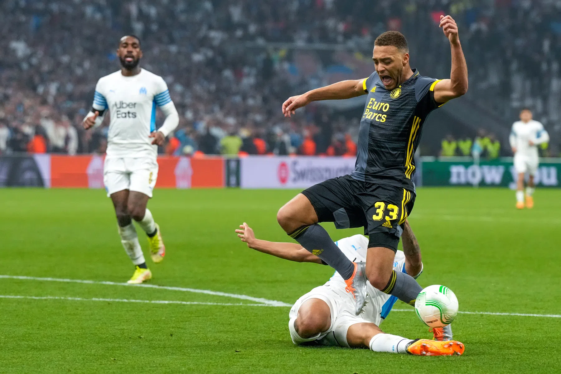 'Verschrikkelijk' Vélodrome krijgt Feyenoord niet klein: 'Verdiend naar de finale'