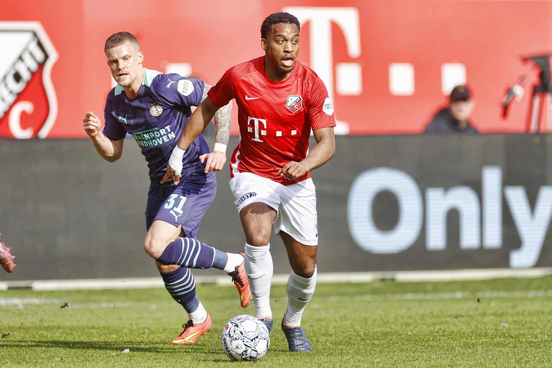 Timber over PSV: 'Ik kan me hier nog heel goed ontwikkelen'
