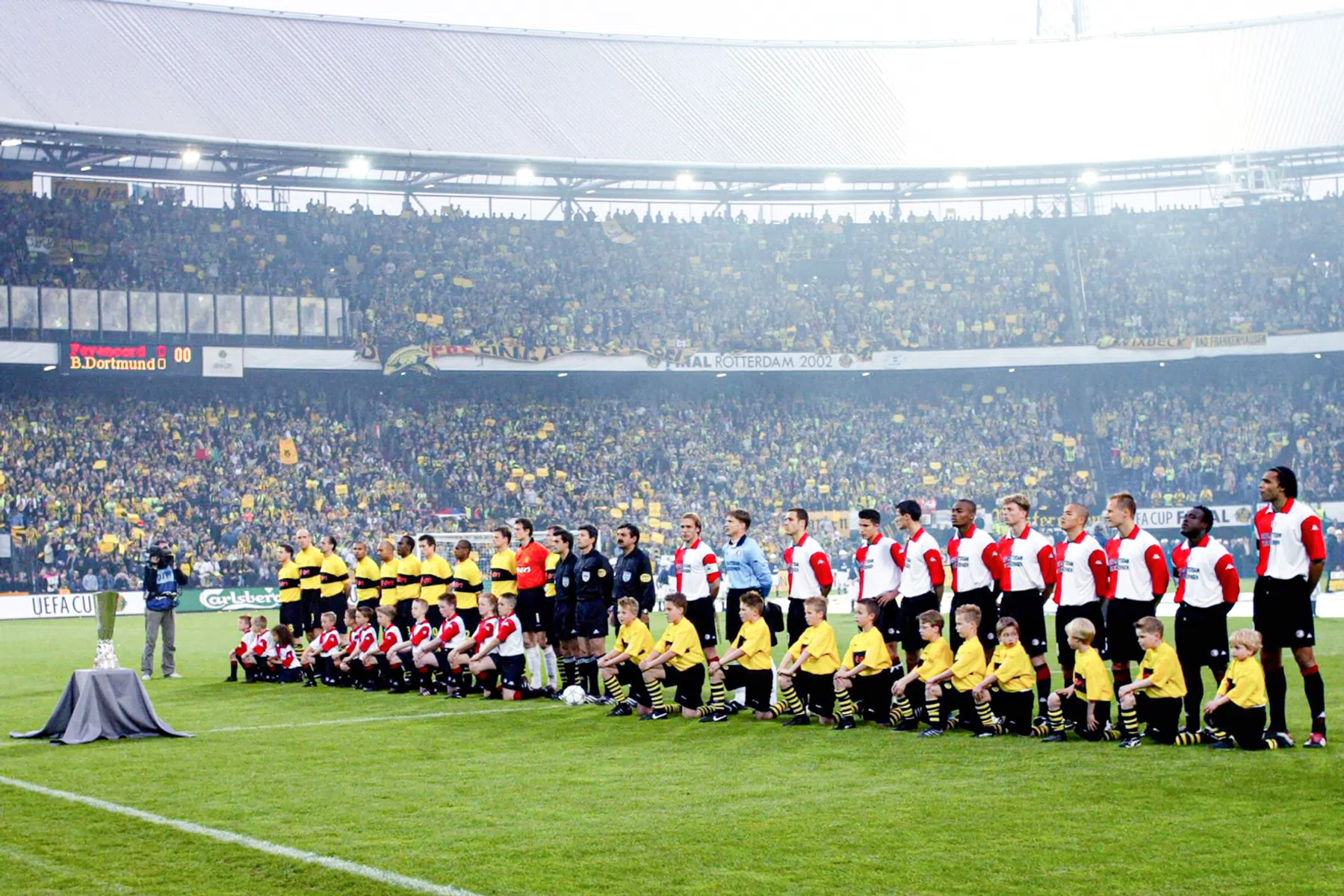 Terug naar 2002: de week van Pim en Pierre, zes kogels en een cup