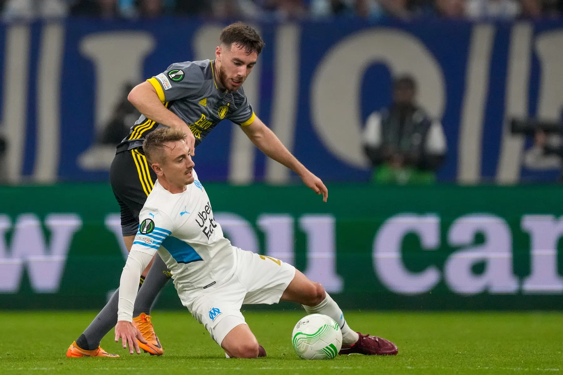 Kökçü wil geschiedenis schrijven met Feyenoord: 'Tot het gaatje gegaan'
