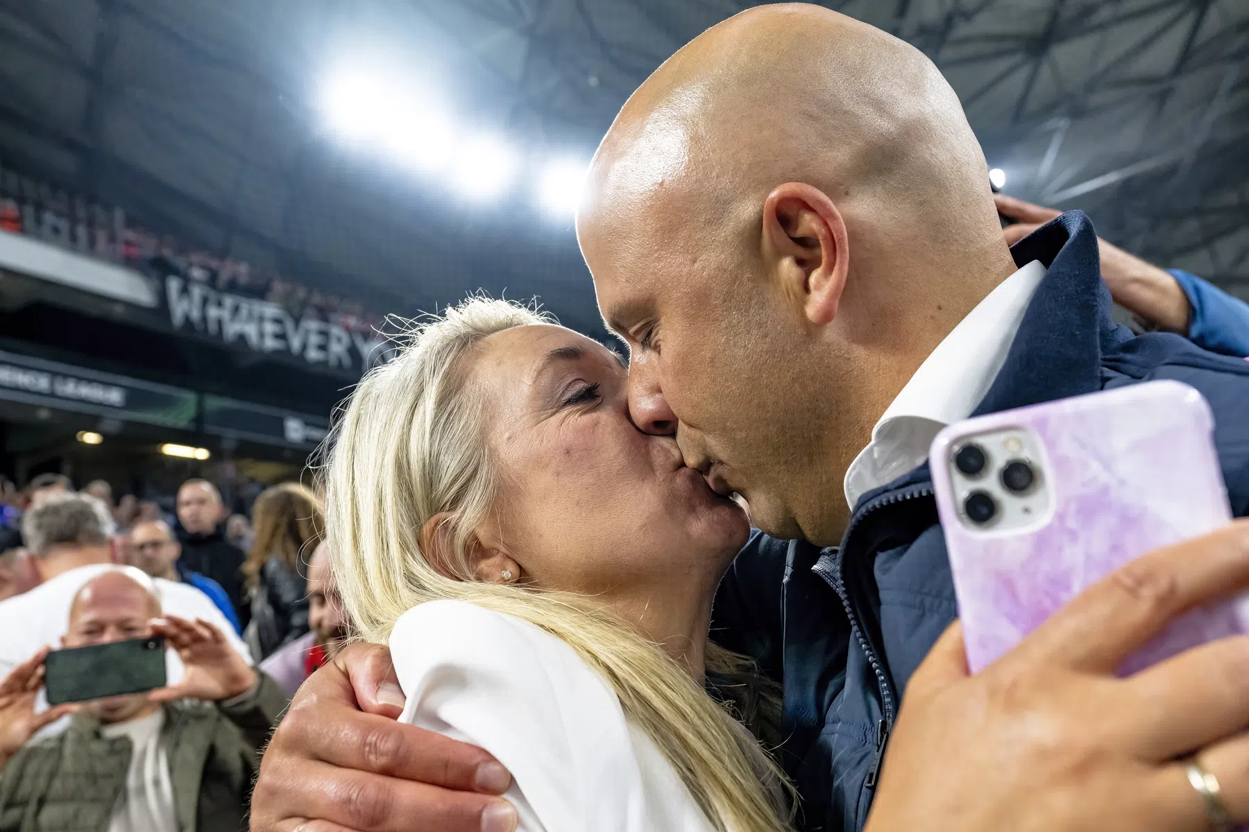 Feyenoord scoort ook op tv en 'overrompelt' NOS Journaal 