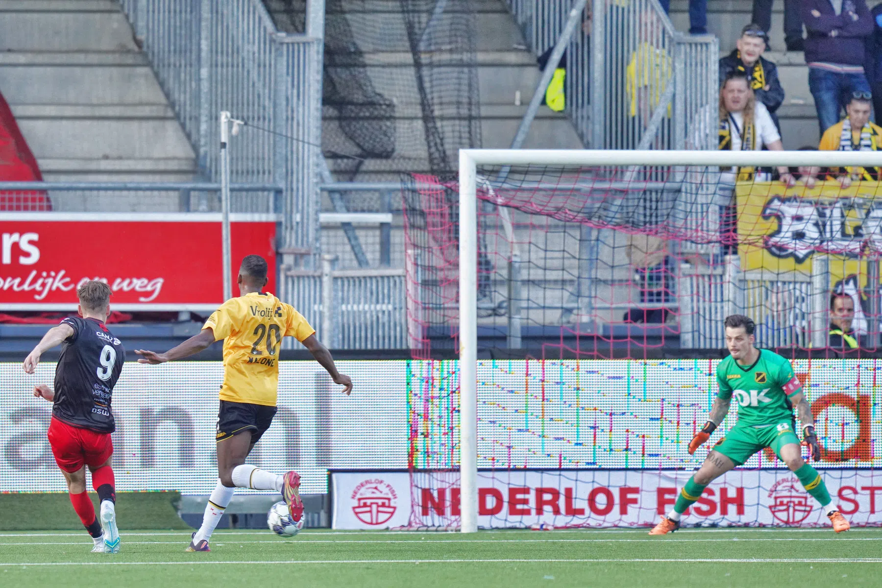 Dallinga bekroont krankzinnige eerste seizoenshelft en pakt topscorerstitel