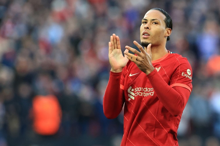 Stoïcijnse Van Dijk en Klopp blijven onverstoorbaar in landstitel geloven
