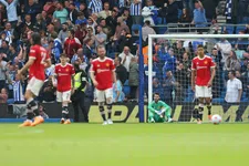 Thumbnail for article: 'Ten Hag staat de zwaarste taak in de voetballerij te wachten'
