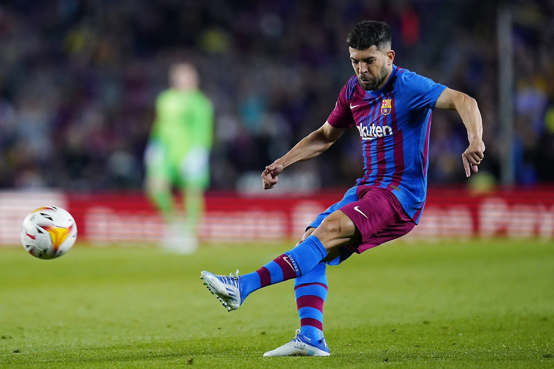 Alba schiet Barça met de perfecte volley de Champions League in
