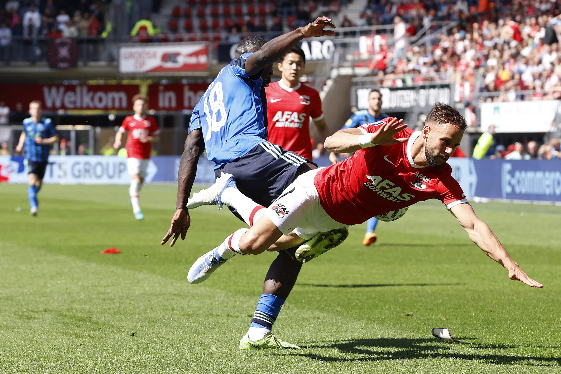 Hatzidiakos vindt dat openingstreffer Ajax afgekeurd had moeten worden