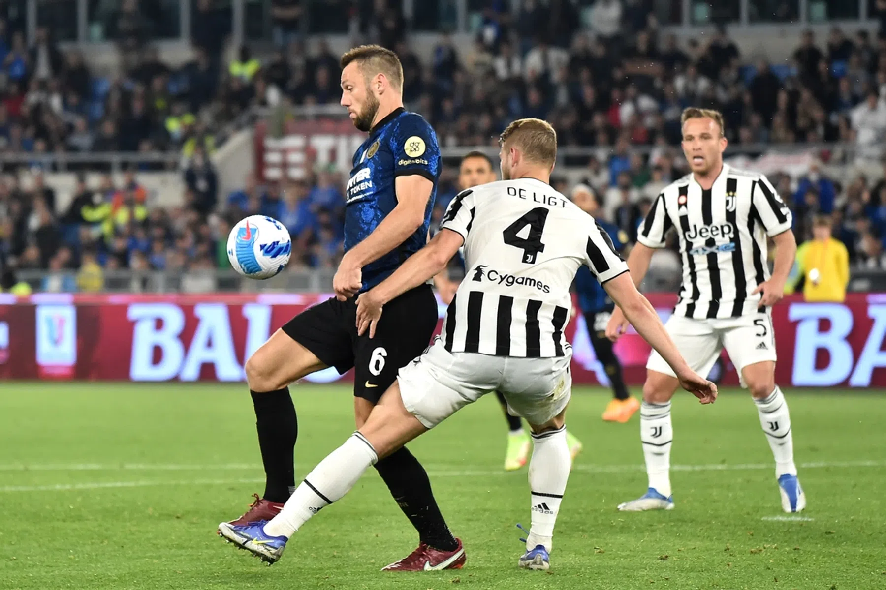 De Ligt groeit uit tot schlemiel in zinderende Coppa Italia-finale