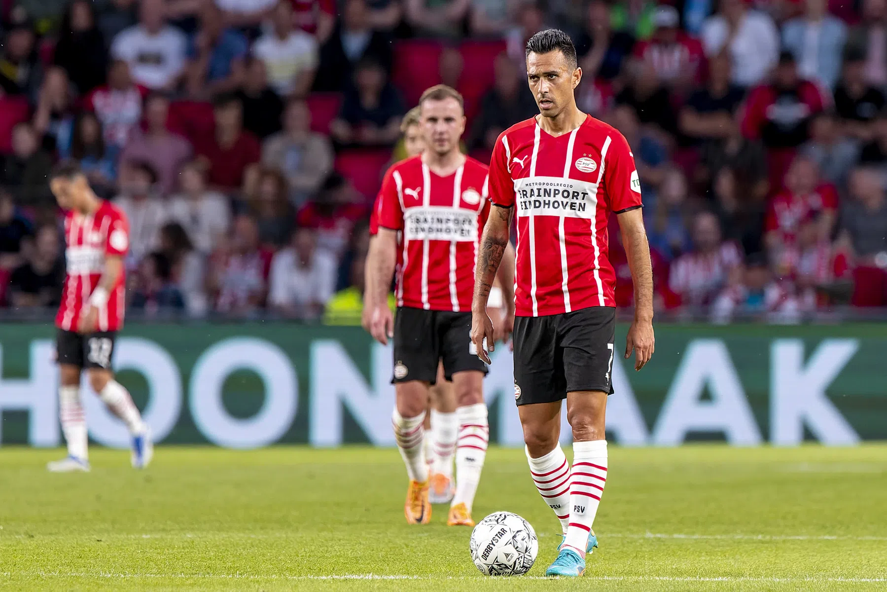 'Feyenoord-PSV was het seizoen van PSV in een notendop'