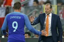 Thumbnail for article: In zoektocht naar diepe spits komt Louis van Gaal uit bij Vincent Janssen
