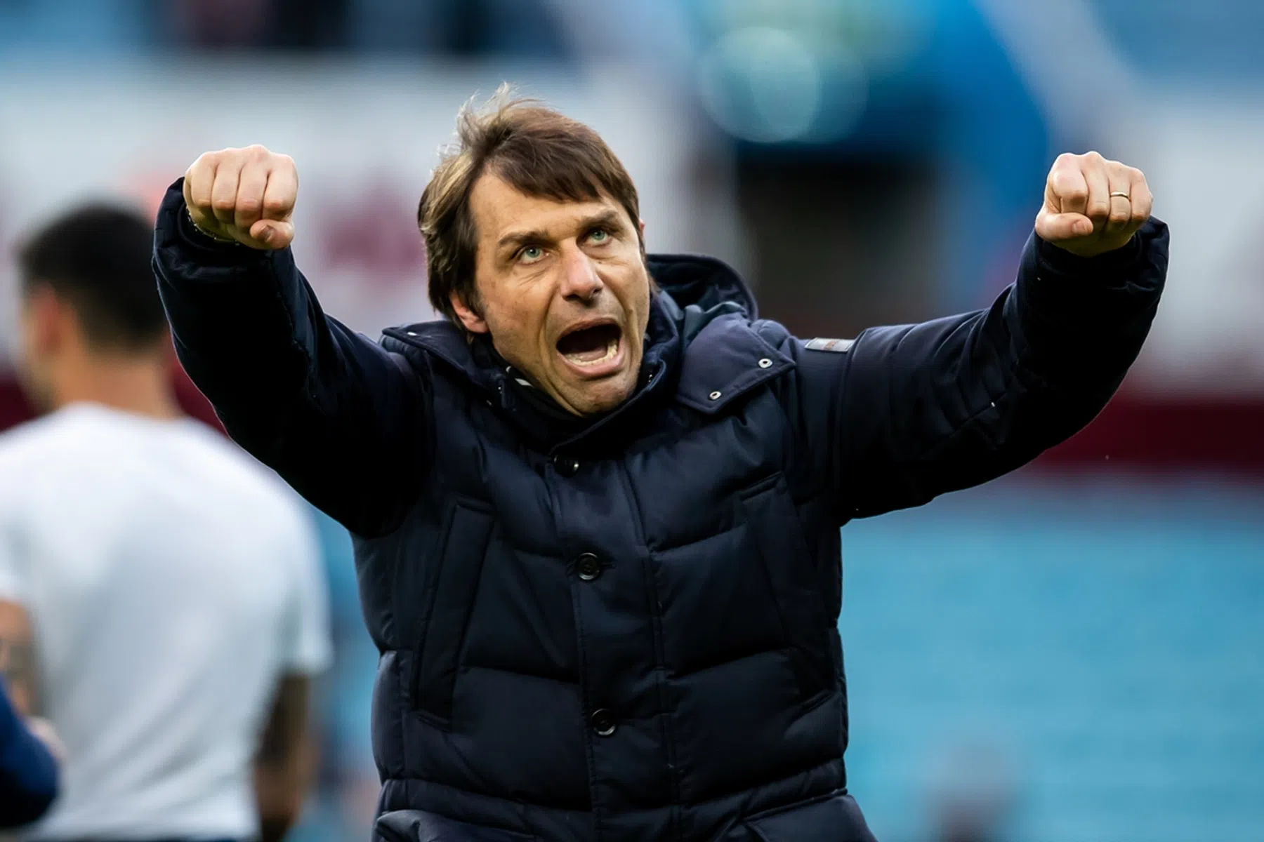 Conte deelt sneer uit aan Arteta: 'Hij moet minder klagen' 