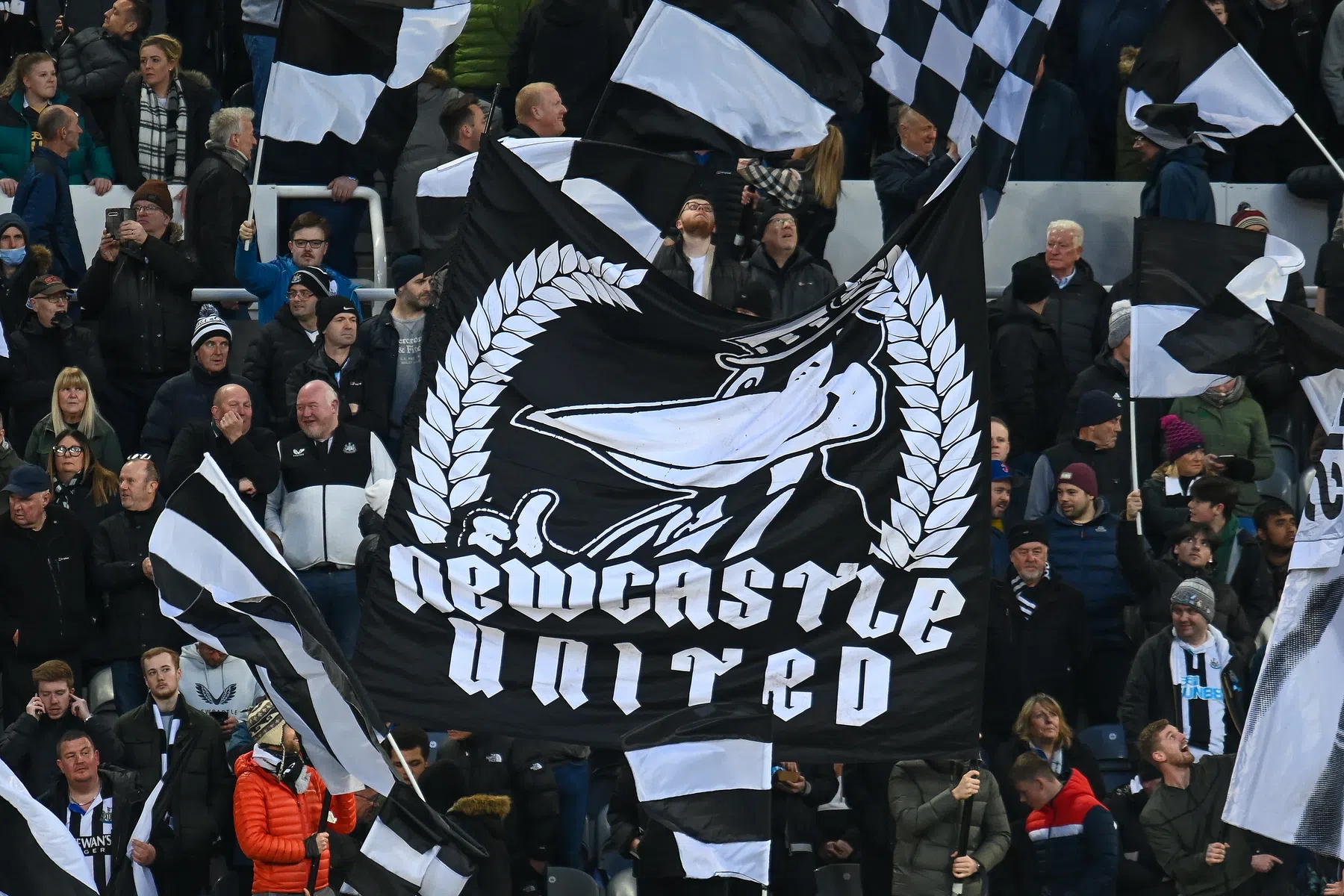 Ophef in Engeland: Newcastle gaat mogelijk met Saudisch uitshirt spelen