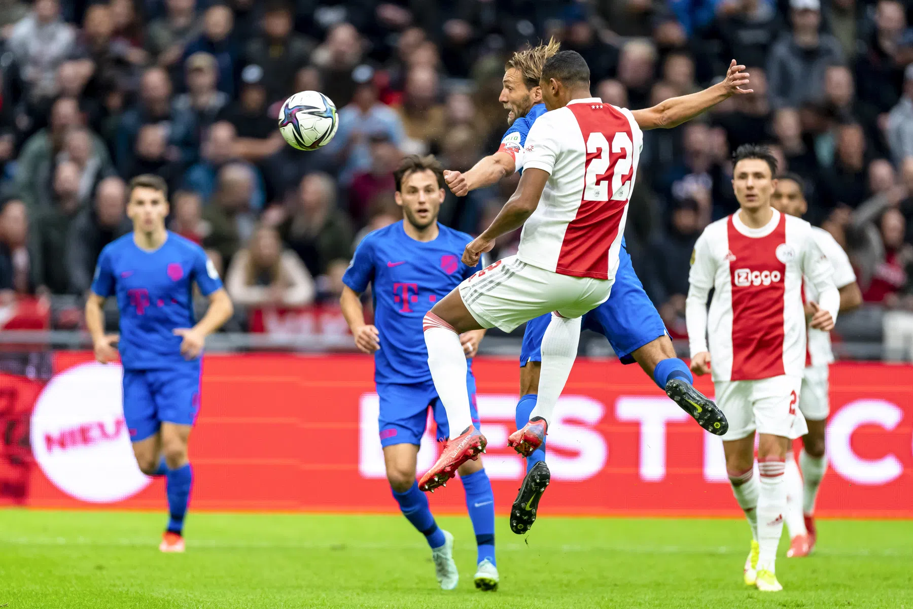 Vier mandekkers over topscorer Haller: 'Hij hoort bij de beste spitsen in Europa'