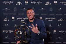 Thumbnail for article: 'Mbappé blijft bij keuze voor Real ondanks betere aanbieding PSG' 