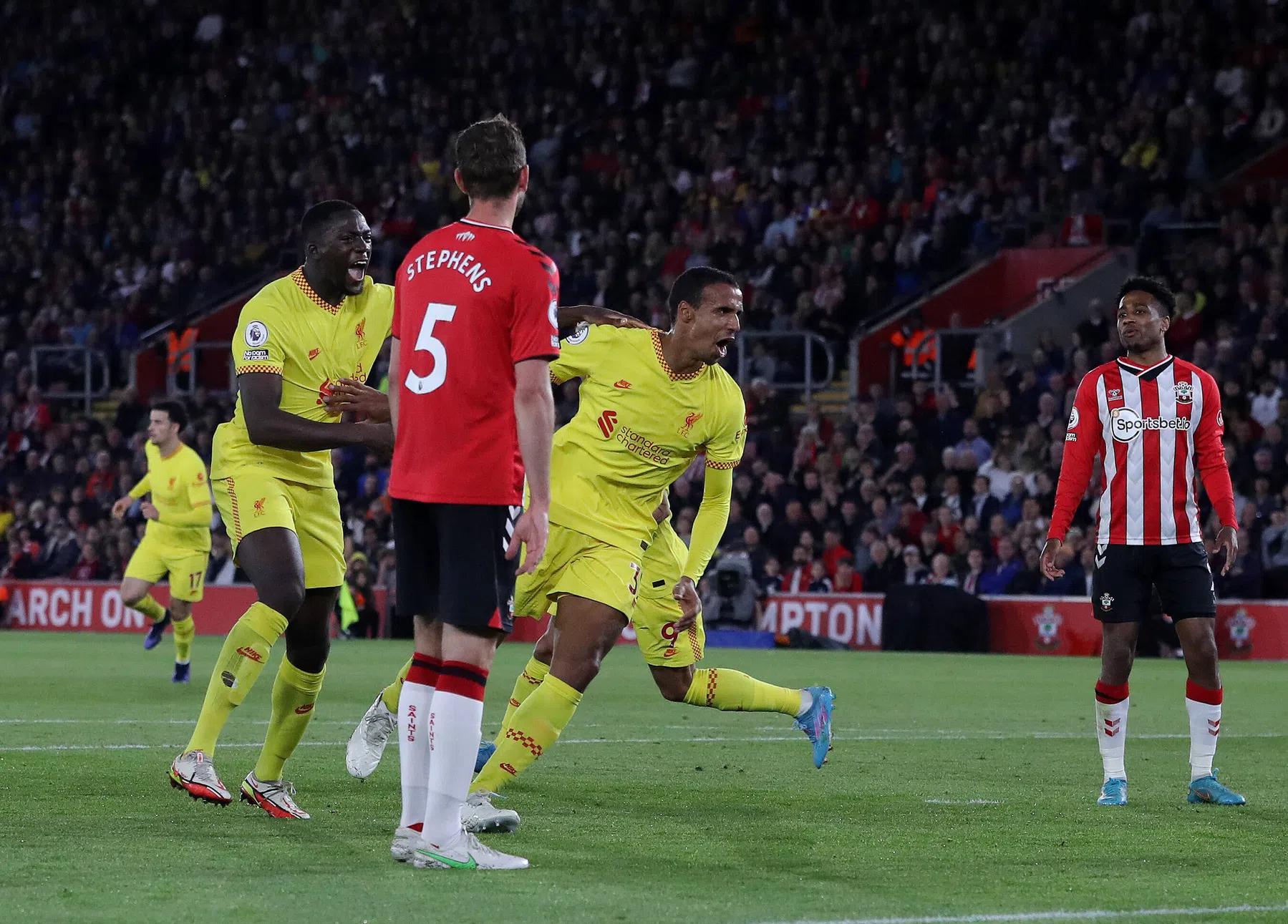 Liverpool draait het wéér om: Engeland maakt zich op voor zinderende slotdag