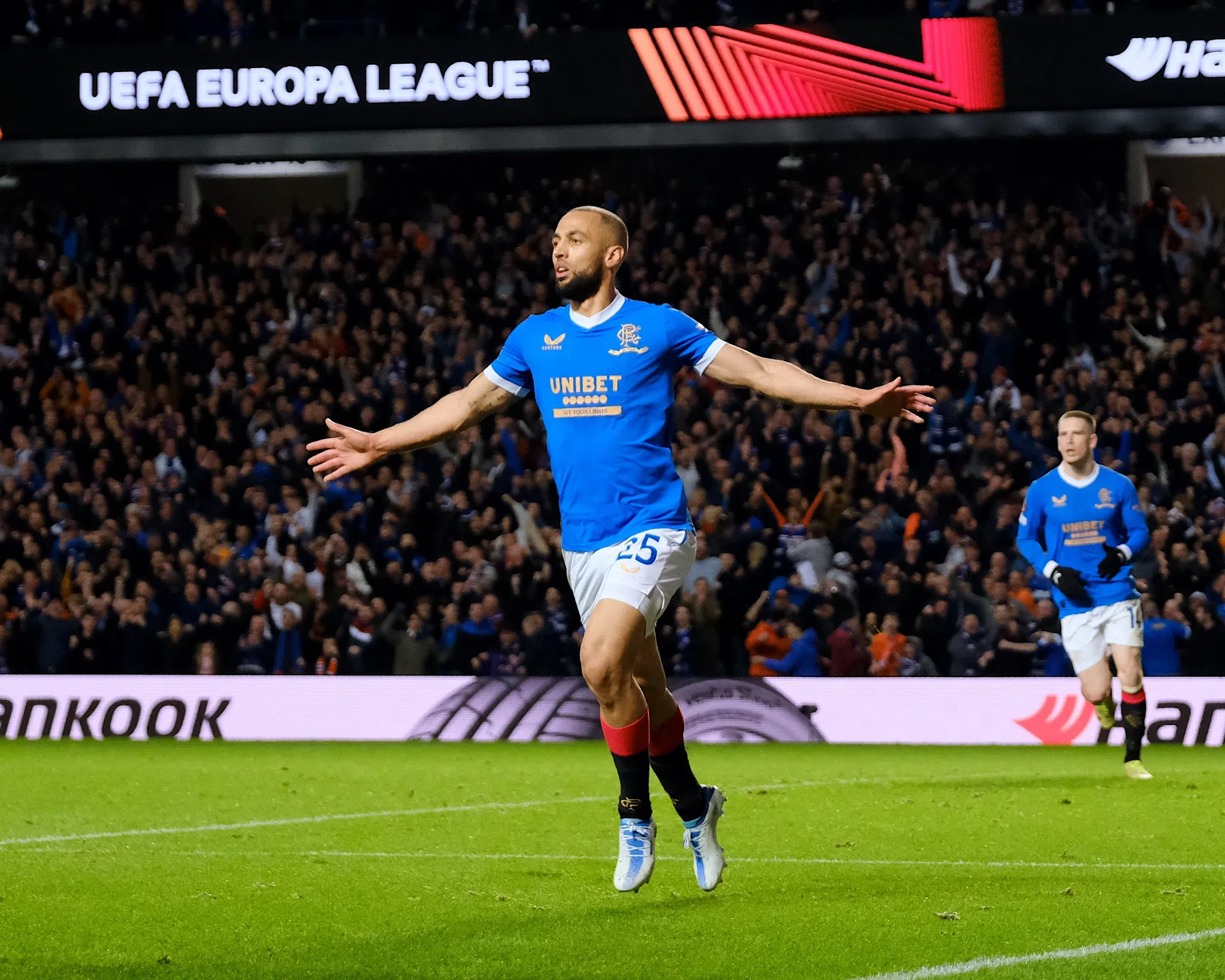 Boost voor Van Bronckhorst in aanloop naar Europa League-finale