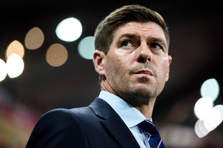 Hopend op een wonder kijken Everton én Liverpool in slotweek naar Gerrard