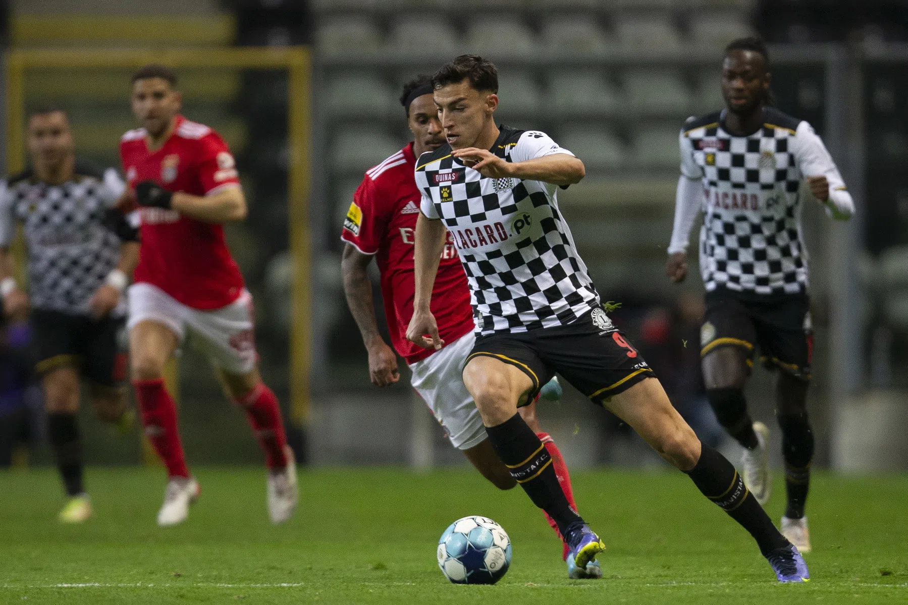 Schmidt heeft gewenste spits binnen: transfersom van vijf miljoen euro