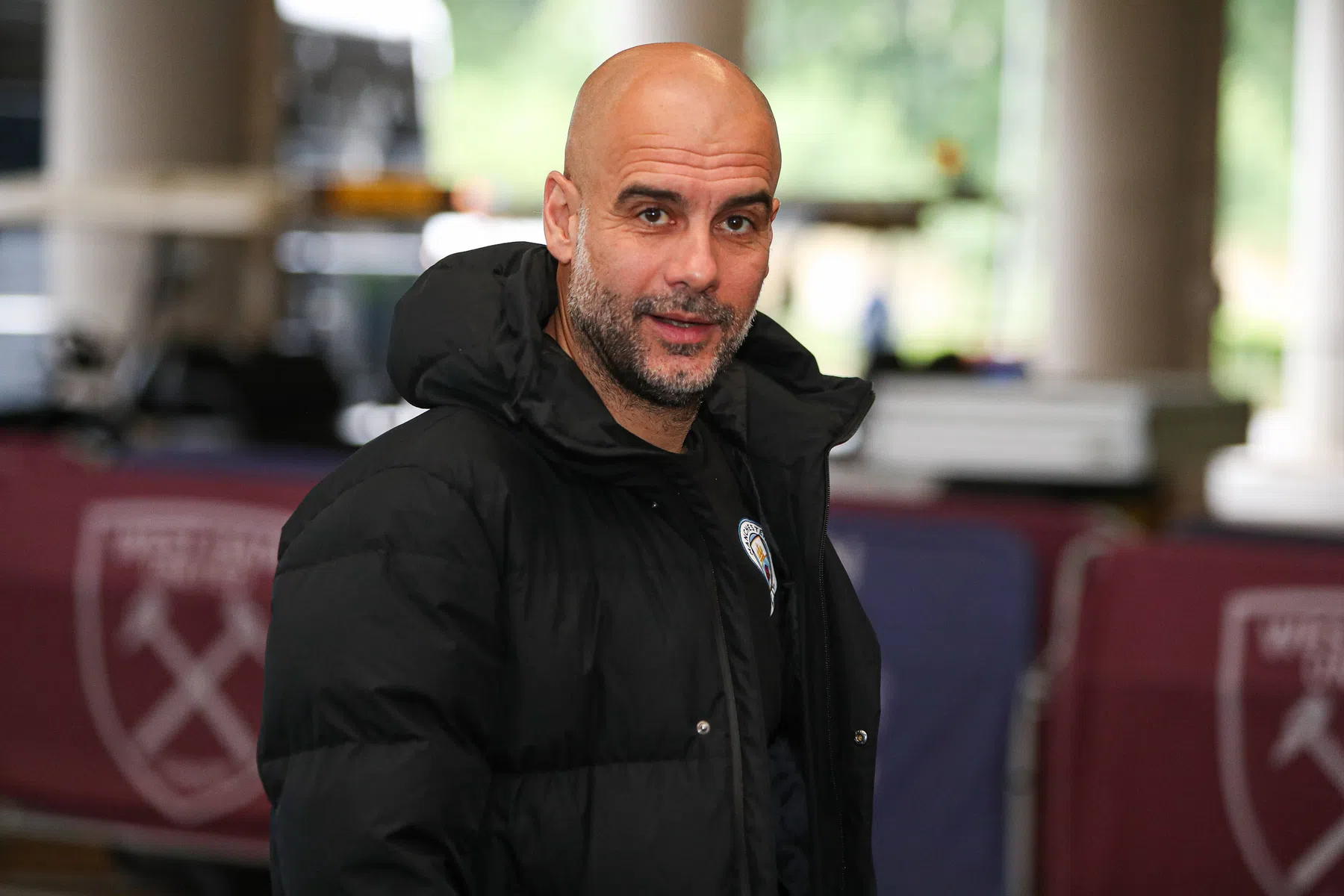 Guardiola ziet gevaar in pitch invasion en gaat in op toekomst Gündogan
