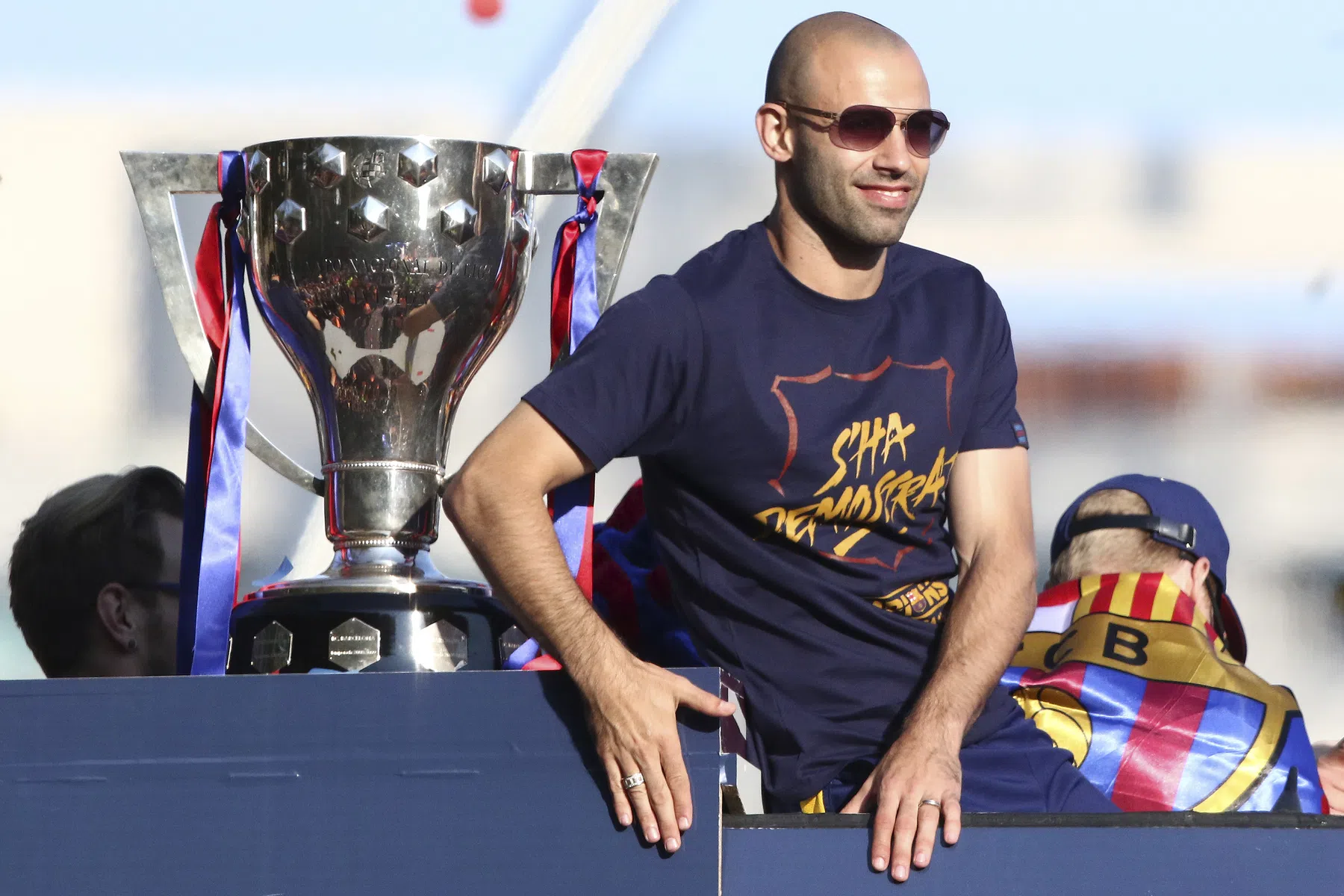 Mascherano klaar met pamperen van talenten: schoenen poetsen en Engels leren