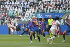 Thumbnail for article: Lyon kwelt Barça en Martens in CL-finale met wondergoal en masterclass