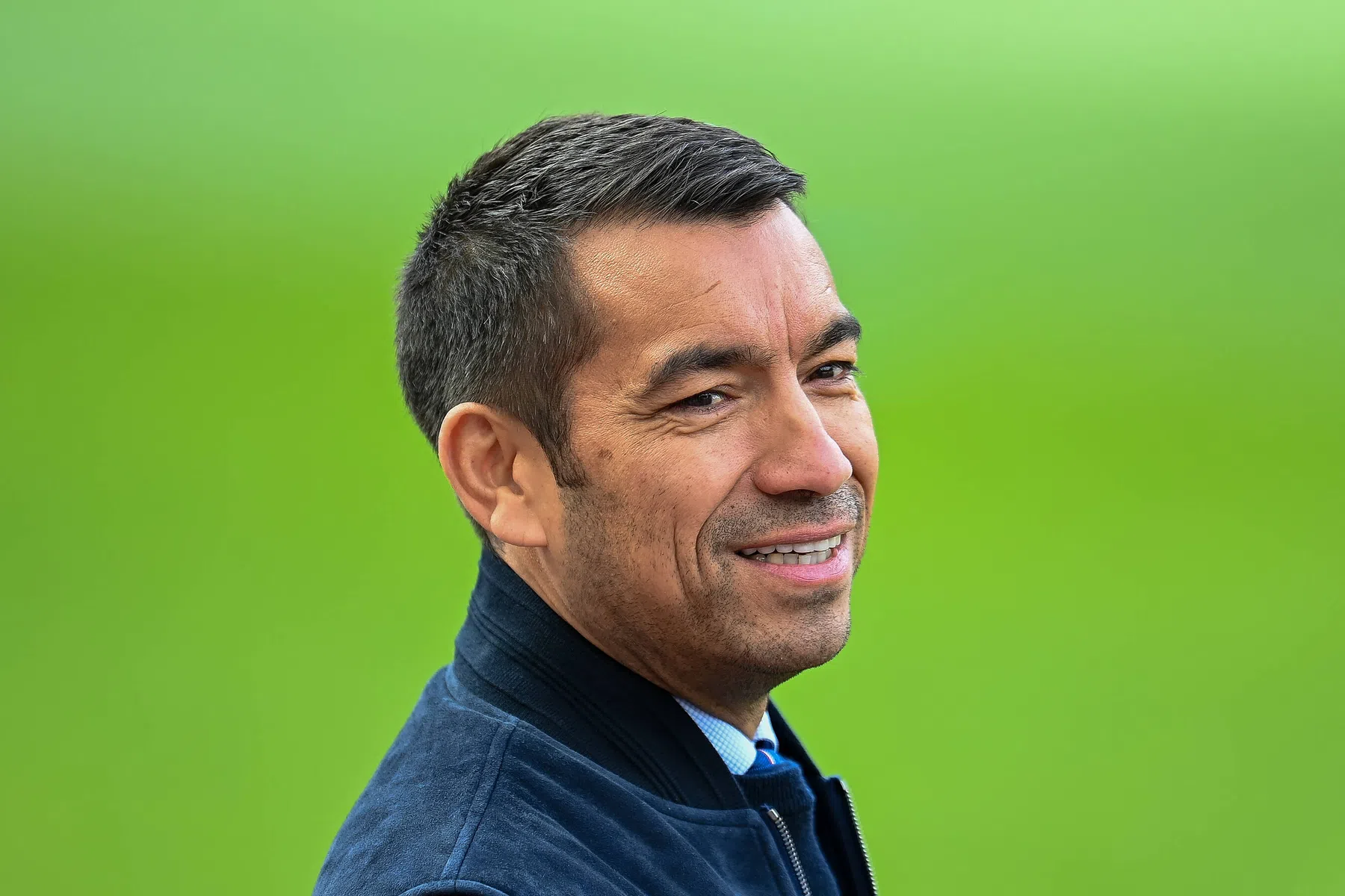 Van Bronckhorst trots op eerste eremetaal met Rangers na 'hele zware week'