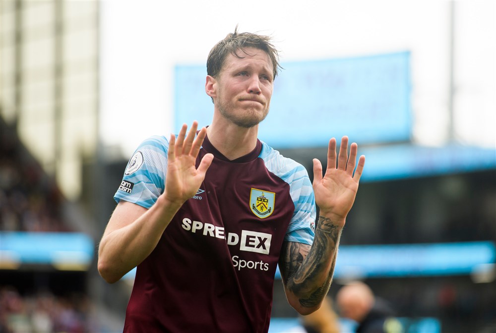 Tranen bij Weghorst: Keane sloopt onsympathiek Burnley na degradatie