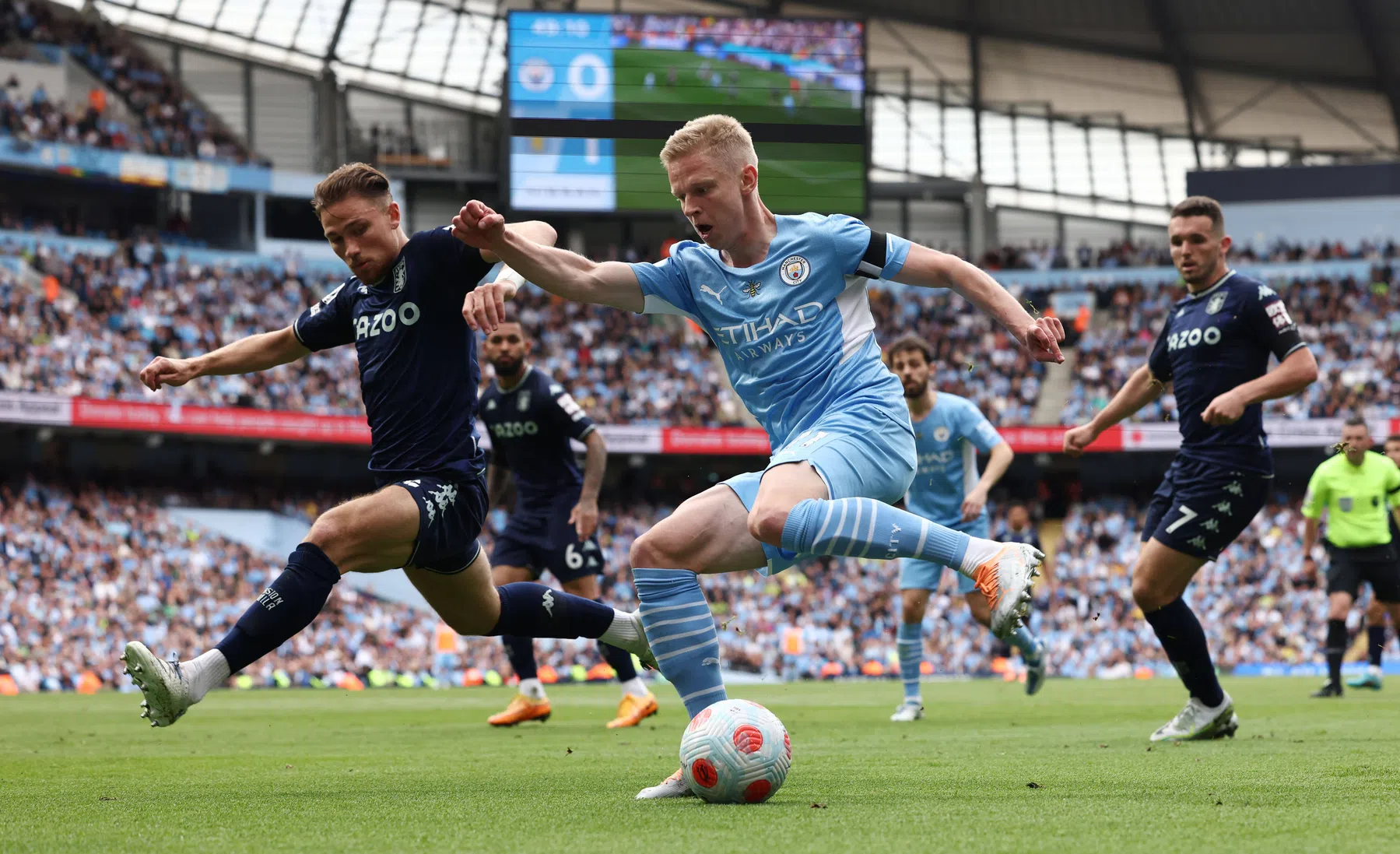 Zinchenko in tranen na Premier League-titel: 'Ik draag dit op aan alle Oekraïners'