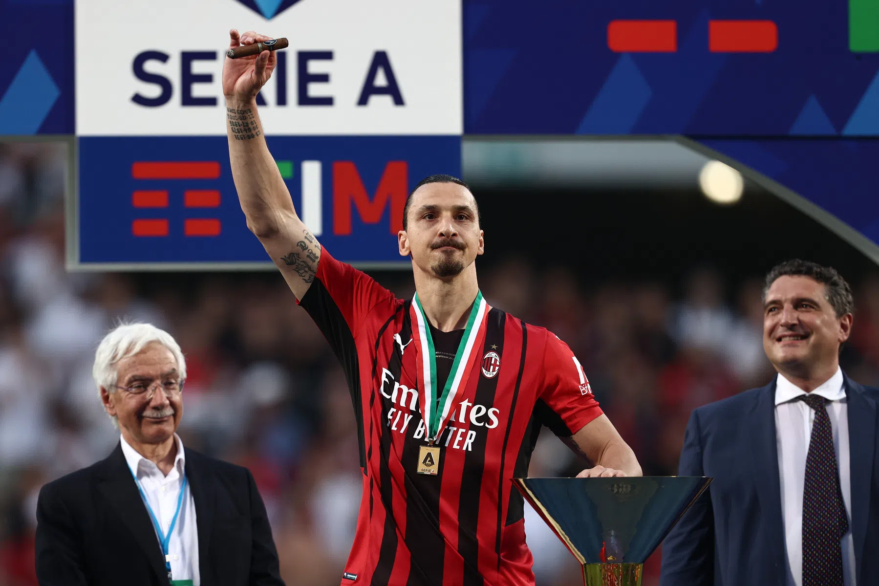 Prachtige beelden: geniet mee van de speech van Zlatan in de Milan-kleedkamer