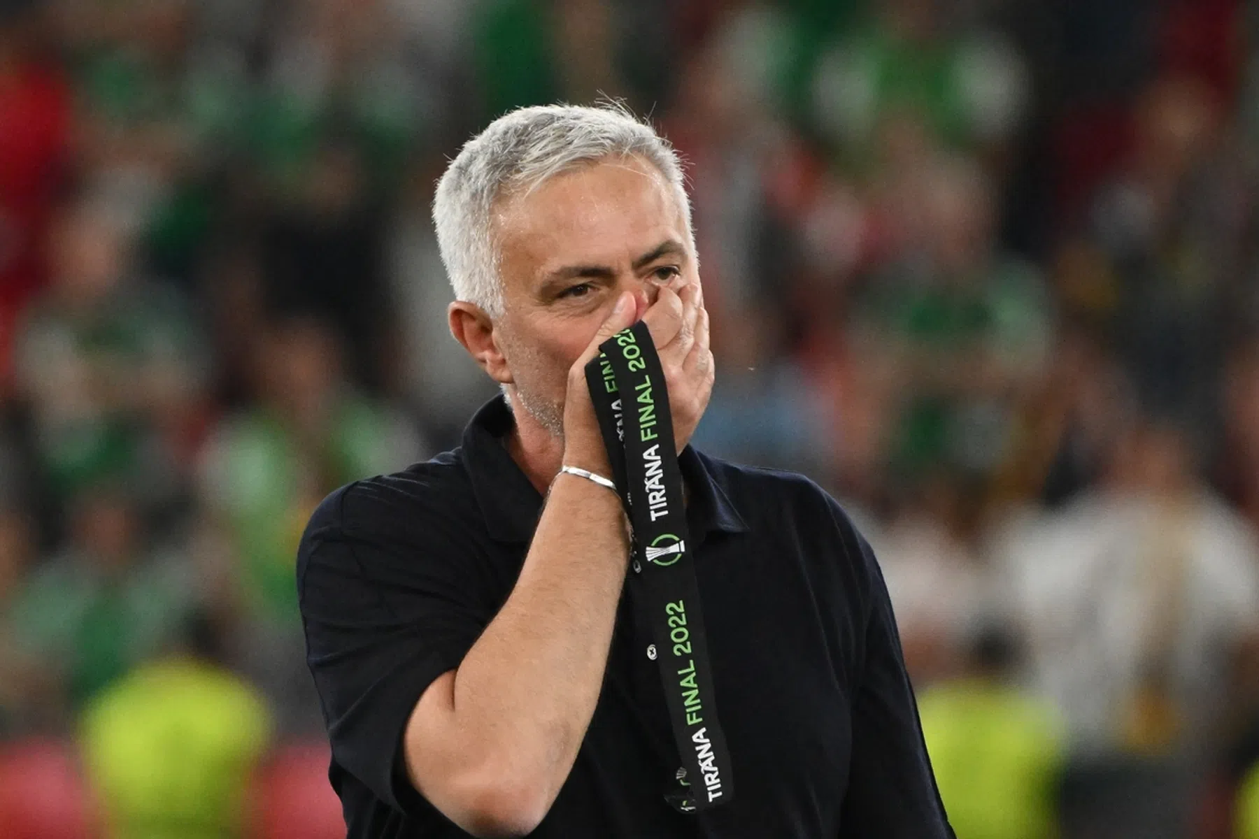 Emotionele Mourinho wuift geruchten weg: 'Ik ben Romanista'