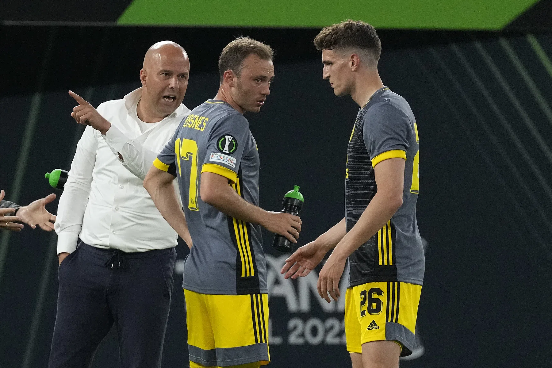 Kritiek op eerste helft van Feyenoord: 'De angst is te groot'