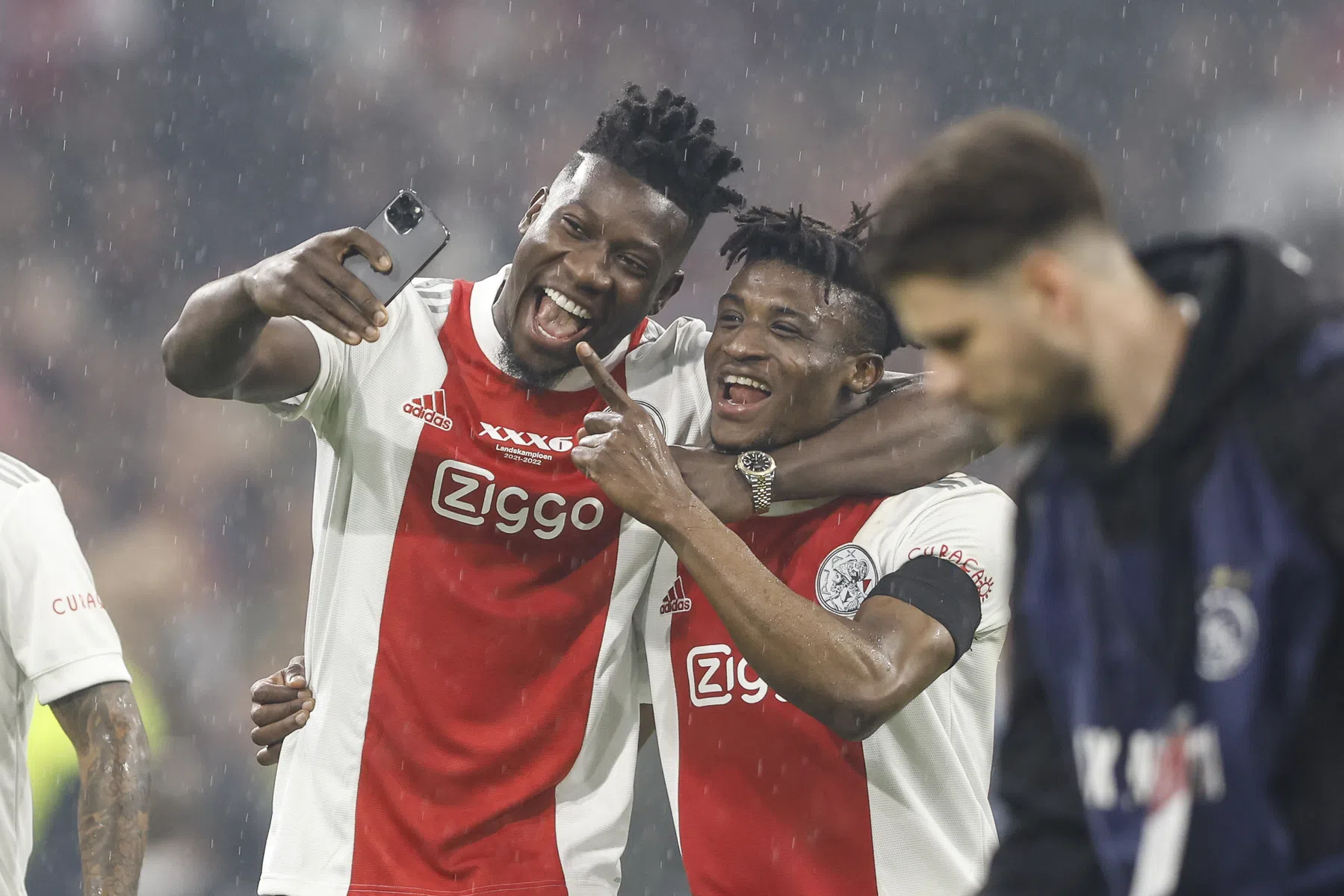 Onana neemt afscheid van Ajax: 'Ik heb alles gegeven voor dit shirt'