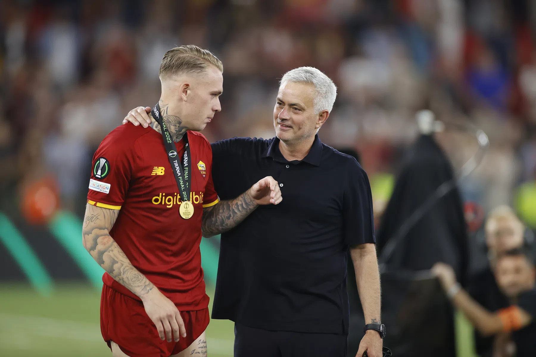 Karsdorp deelt opmerkelijke Mourinho-anekdote én emoties bij Feyenoord-familie