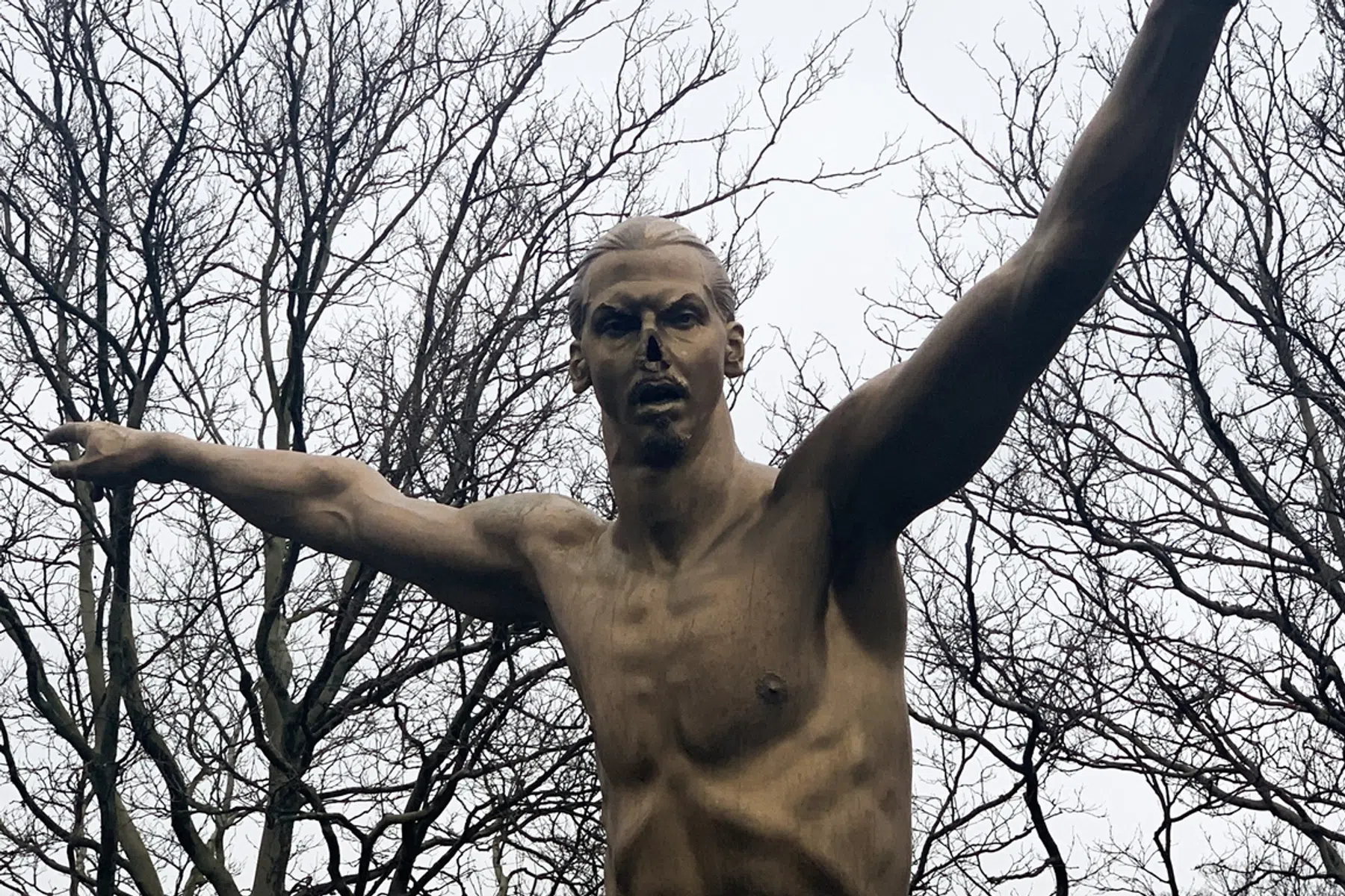 Afgebroken neus bronzen Ibrahimovic zorgt voor ergernis