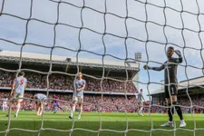 Thumbnail for article: Meer tegengoals dan degradant: Erik ten Hag stapt in op dramatisch dieptepunt