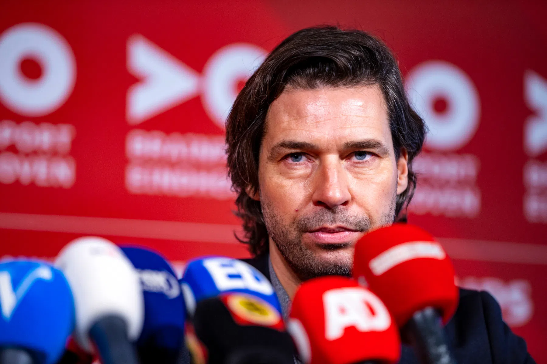 John de Jong: 'We hebben een reële kans Gakpo en Sangaré te behouden'