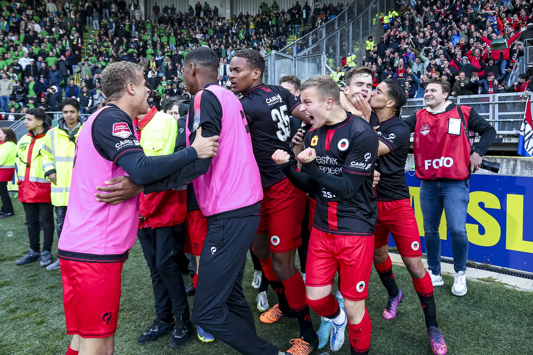 Excelsior terug in Eredivisie na krankzinnige ontknoping tegen ADO