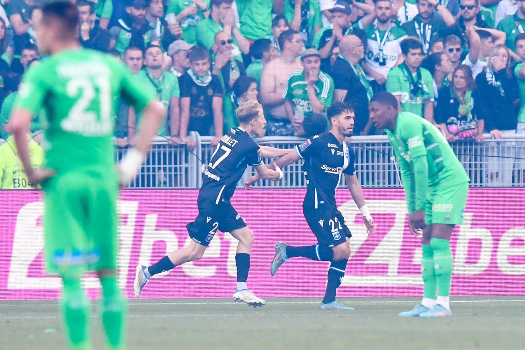 Supporters gaan door het lint na degradatie recordkampioen Saint-Étienne