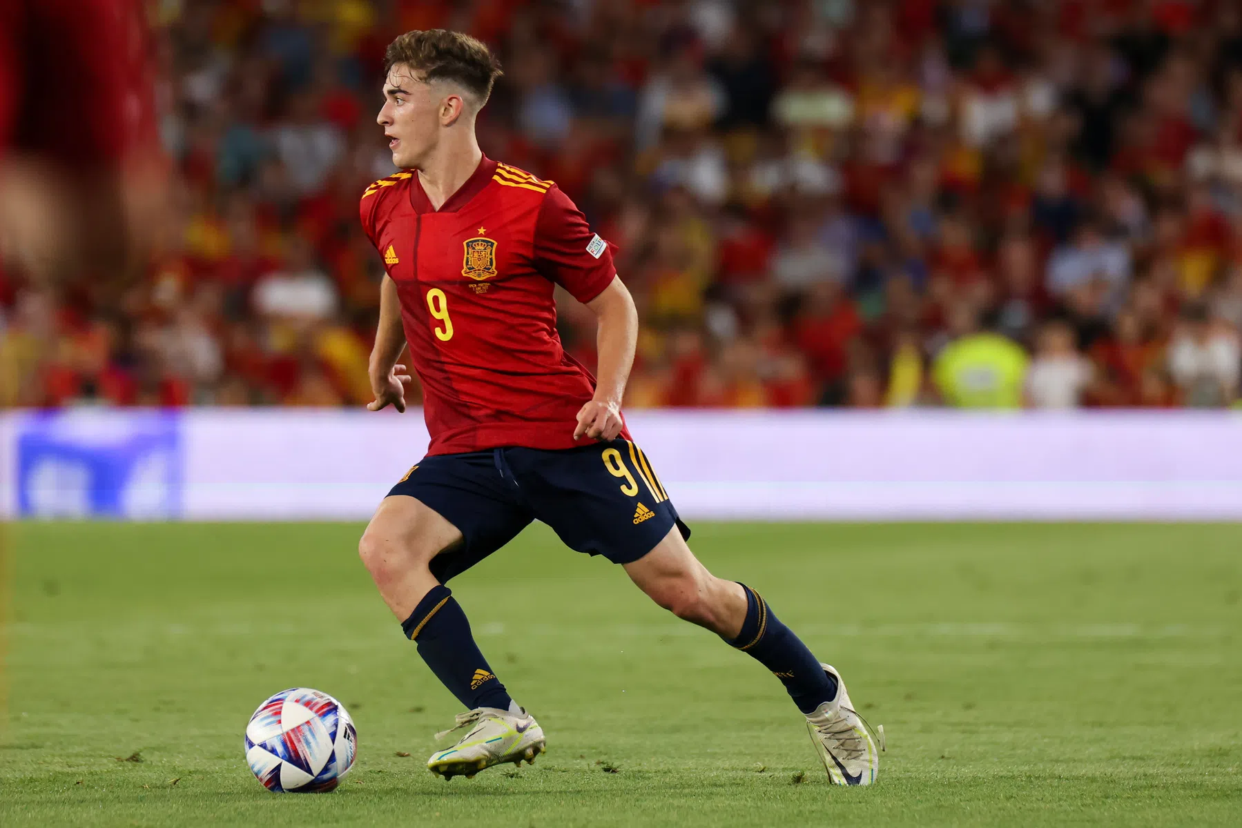 Barça-tiener showt masterclass: 'Beheerst de bal als een veteraan'